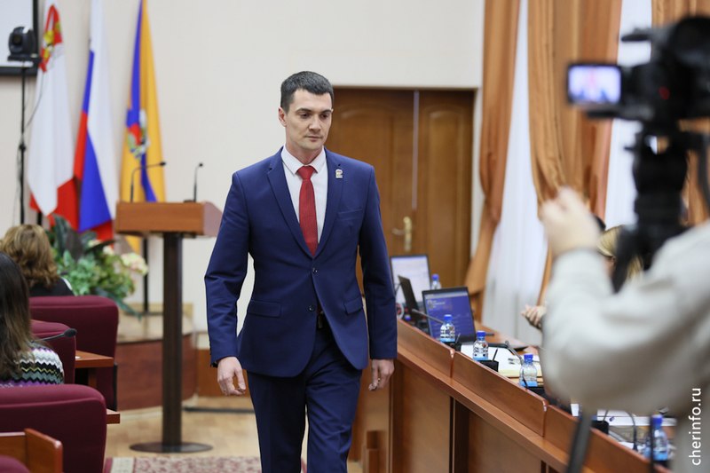 Романа Маслова избрали главой Череповца За его кандидатуру депутаты Гордумы проголосовали единогласно cherinfo ru news 143579 romana maslova izbrali glavoj cerepovca
