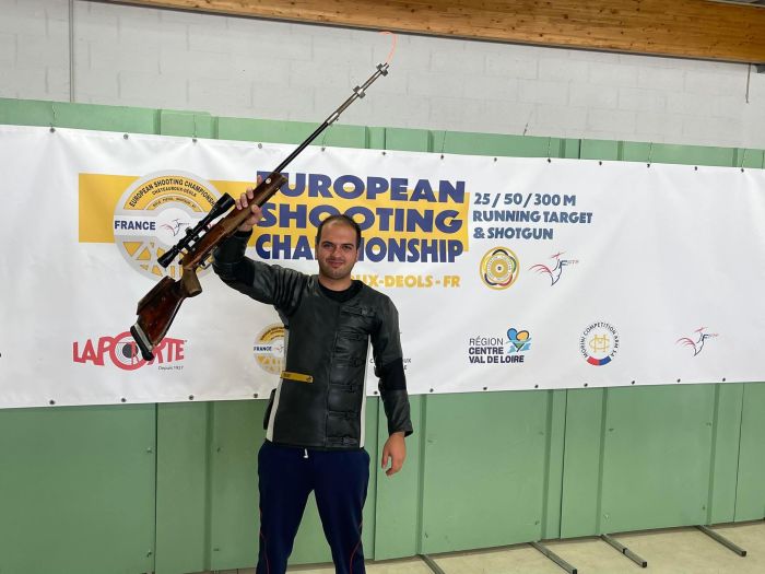 Ованнес Маргарян стал чемпионом Европы по спортивной стрельбе На чемпионате Европы по спортивной стрельбе в дисциплине «бегущая мишень» представитель Армении Ованнес Маргарян завоевал титул чемпиона. В личном первенстве среди мужчин на дистанции 50 метров в упражнении «нормальный бег» Маргарян набрал 591 очко, установил мировой рекорд и стал чемпионом Европы. • Дзен • Сайт • TikTok • Facebook • Instagram • YouTube • X/twitter