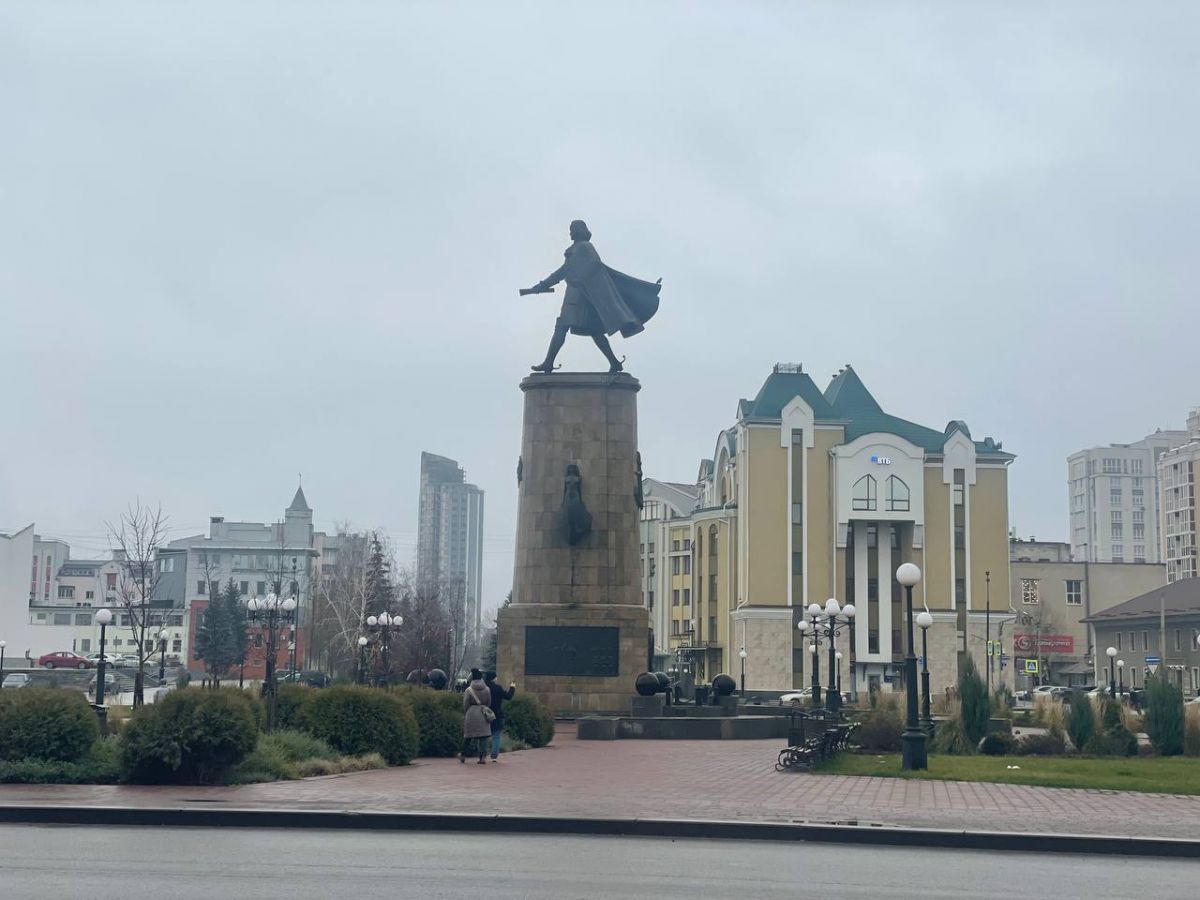 Спрос на посуточную аренду жилья к Новому году в Липецкой области не пользуется популярностью newslipetsk ru fn 1763463 html Аналитики сервиса Домклик от Сбера изучили туристическую востребованность городов России в предстоящие новогодние праздники Липецк и область к сожалению не пользуются у россиян популярностью Как и в прошлом году самыми популярными городами для посуточной аренды в новогодний период стали Москва 14 от общего количества бронирований Казань 10 и Санкт Петербург 7 Прислать новость Подписаться