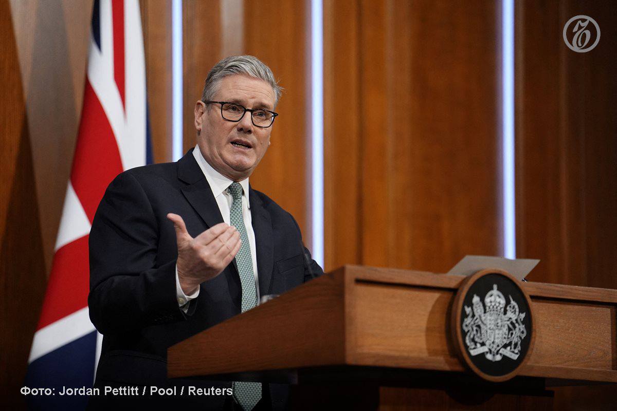 Великобритания после нескольких лет проволочек одобрила строительство нового крупнейшего в Европе китайского мегапосольства в Лондоне Земля под проект была куплена еще в 2018 году за 250 млн но местные власти отказывали в разрешении а правительство не вмешивалось что вызывало дипломатическую напряженность Решение дать зеленый свет принял министр жилищного строительства Стив Рид после публичного расследования что расценивается как шаг к смягчению отношений двух стран накануне предстоящего визита британского премьера Кира Стармера в Китай Подписывайтесь на Ъ в Telegram в MAX Оставляйте бусты