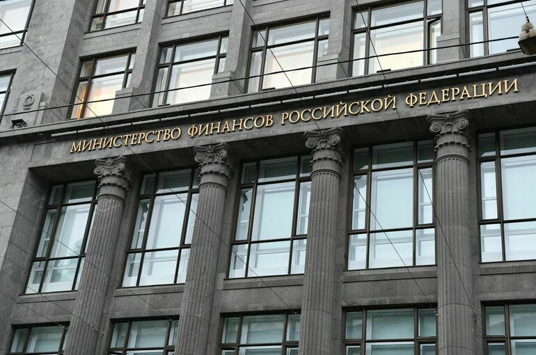 Расходы федерального бюджета РФ на национальные проекты на 1 августа 2025 года, по предварительным данным, составили 3,5 трлн руб., сообщает сайт Минфина. Это 58,2% от запланированного объема. Наиболее высокий уровень исполнения отмечен у нацпроектов "Промышленное обеспечение транспортной мобильности"  69,3% , "Семья"  66,7% , "Новые технологии сбережения здоровья"  65,2% , "Молодежь и дети"  64,2% , "Кадры"  63,8%  и "Продолжительная и активная жизнь"  62,3% .