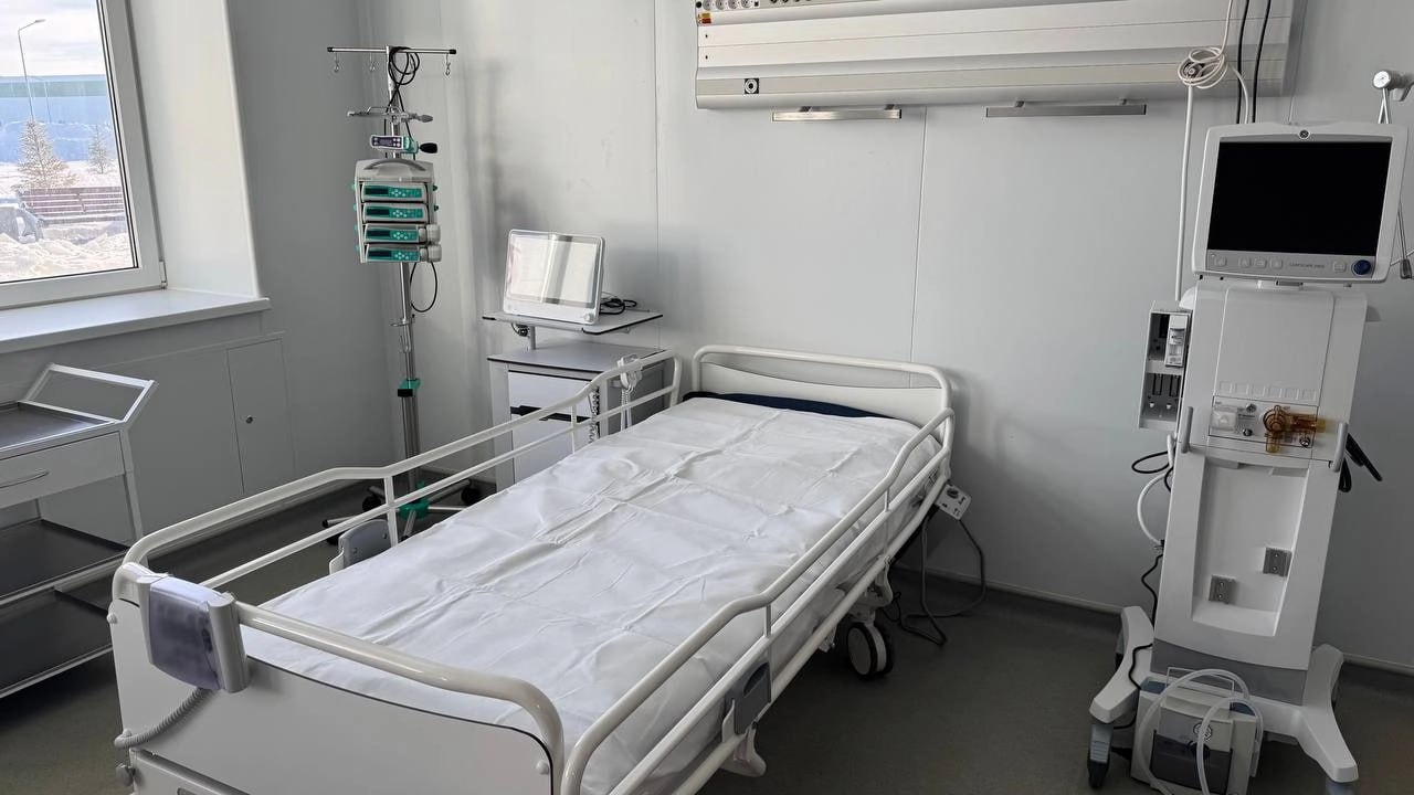 Упавшая с Северного моста в Воронежское водохранилище в конце ноября девушка до сих пор находится в больнице Состояние 19 летней пациентки врачи оценивают как удовлетворительное Напомним что о случившемся очевидцы сообщили в 112 Прибывшие на место спасатели подняли девушку на катер после чего её передали врачам бригады скрой помощи vrn aif ru incidents details stala izvestna sudba devushki upavshey s mosta v voronezhskoe vodohranilishche aifvrn