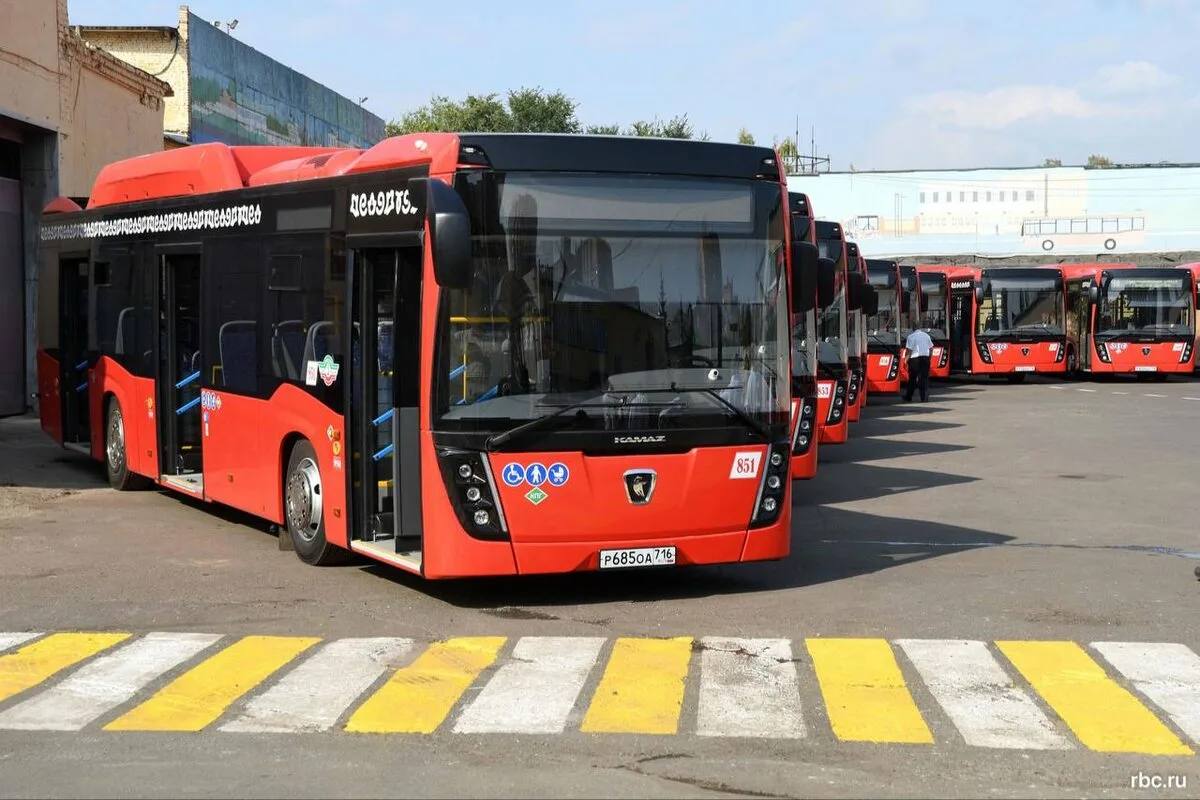 Казанский общественный транспорт оказался в числе пяти лучших  Заместитель руководителя исполкома Казани заявил, что наш транспорт отвечает всем установленным стандартам по доступности остановок, времени ожидания и количеству и качеству подвижного состава.    Подписаться КазанДА