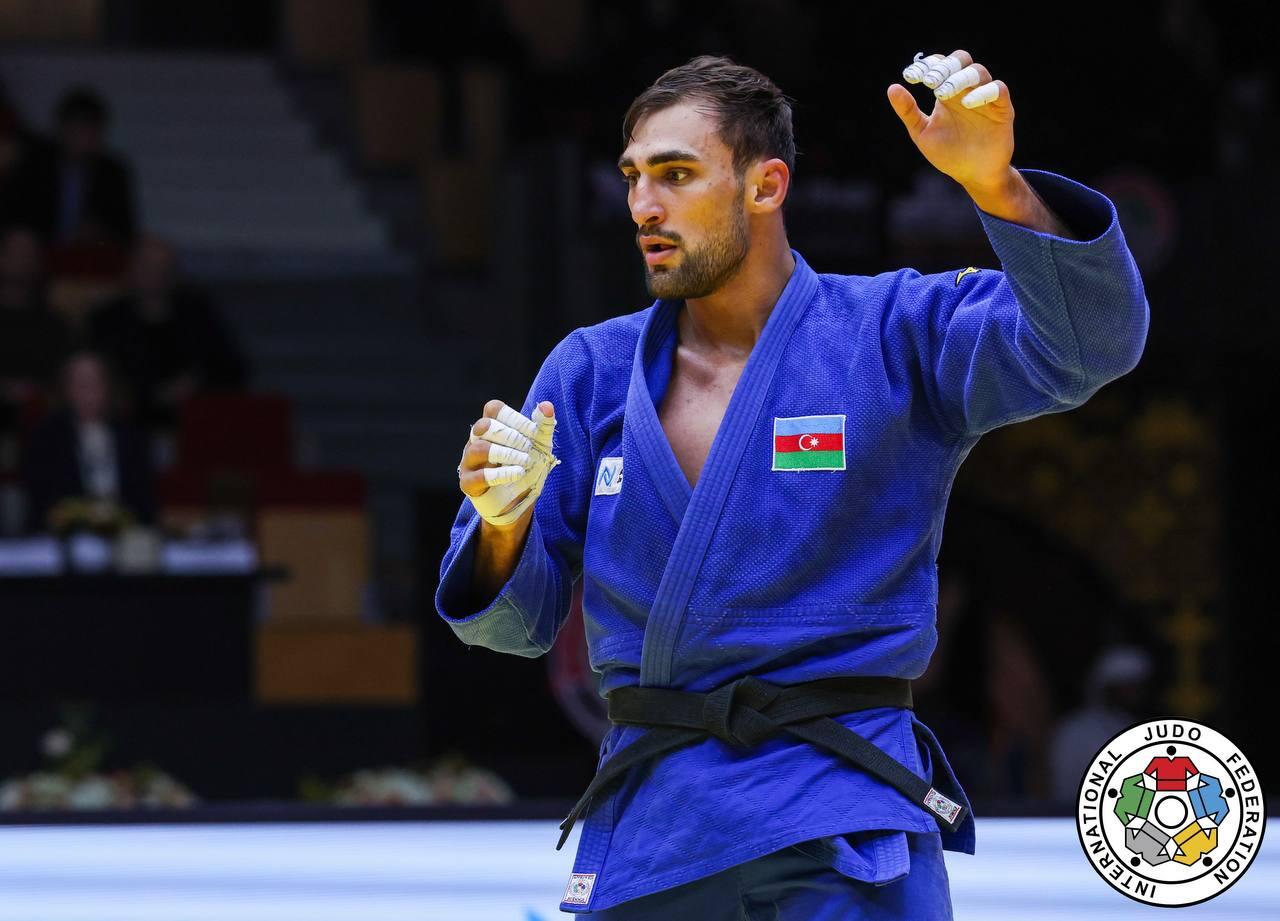 Зелим Коцоев уступил в четвертьфинале чемпионата мира по дзюдо  Коцоев не смог второй год подряд стать чемпионом мира по дзюдо, уступив в четвертьфинале мирового первенства в Будапеште  Венгрия .  В 1/4 финала ЧМ-2025 Коцоев, выступающий за Азербайджан, уступил россиянину  Арману Адамяну.   Несмотря на это поражение, Коцоев еще может завоевать бронзовую медаль турнира. Для этого ему необходимо будет одержать победу в утешительном раунде и схватке за бронзу.   .