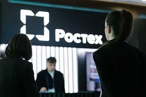 Ростех маркировка радиоэлектроники не помешает ремонту самолетов и не приведет к подорожанию билетов Маркировка радиоэлектроники системой Честный знак не помешает ремонту самолетов и не приведет к подорожанию авиабилетов Об этом сообщает AVIA RU со ссылкой на данные Ростеха Информация о том что маркировка радиоэлектроники системой Честный знак может помешать ремонту авиапарка российских компаний и привести к удорожанию пассажирских перелетов не соответствует действительности Правила маркировки техники установленные постановлением Правительства не распространяются на товары которые имеют привязку к авиационным компонентам Их исключили из перечня заранее отмечается в сообщении Ростеха aviaru net n295473 Оставайся в информационном потоке подпишись на наш канал в MAX