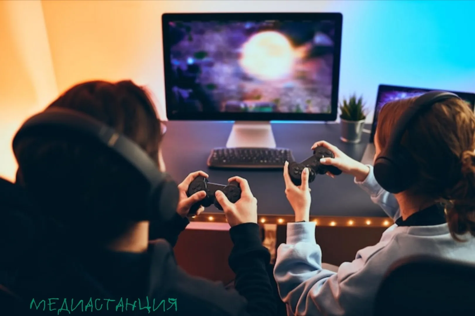 Результаты российских игровых компаний за 2025 год показывают что индустрия переходит в фазу дорогой конкуренции Затраты на поддержку сервисов и разработку выросли на треть а приток новой аудитории замедлился В этих условиях издатели решили изменить стратегию и доить уже имеющихся игроков вместо привлечения новых Повышение цен в онлайн магазинах и подписках вынужденная мера на фоне возросшей налоговой нагрузки что хорошо видно на примере Леста Игры заявляют представители компаний Несмотря на разношерстные отчеты отдельных студий от кратного роста прибыли у Astrum до падения у CarX рынок игры вроде чувствует себя уверенно аккумулируя около 380 млрд рублей ежегодно На российских капиталистических просторах ситуация без перемен mediastanciacom Медиастанция в MAX