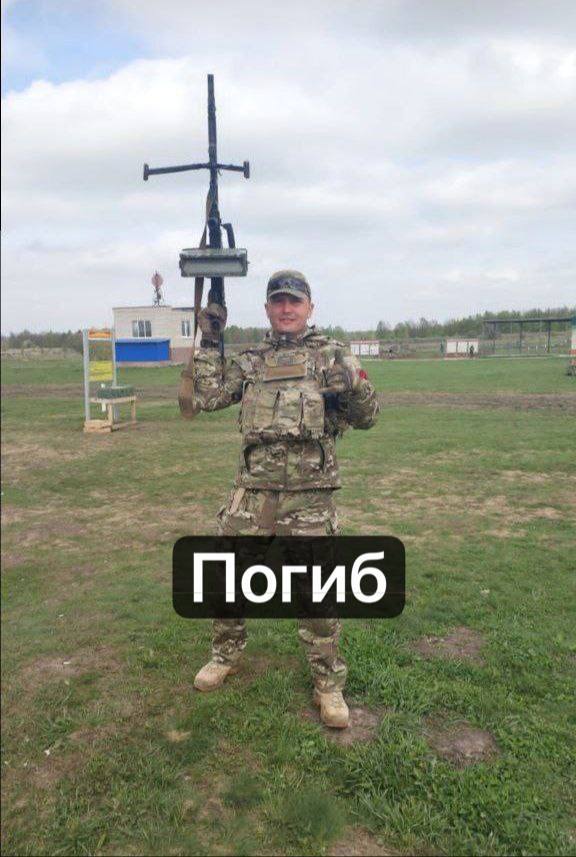 Громкое дело об убийстве в Армавире участника СВО направлено в суд 14 июля прошлого года возле армавирского караоке-бара «Сальвадор» 29-летний Альберт Пилосян во время ссоры ударил ножом в живот участника СВО, 32-летнего Олега Рябчикова. Рябчиков проходил в Армавире реабилитацию после тяжелого ранения. Из-за удара ножом у него оказалась повреждены печень, селезенка и почка. Врачи сделали пострадавшему 2 операции, одну почку удалили, но мужчина впал в кому, спасти его не удалось. Пилосян бежал, но был задержан в Ставрополе. Также задержали троих мужчин, которые участвовали в конфликте и помогали ему скрыться, один из них - следователь местной полиции. Дело получило общественный резонанс только после огласки в социальных сетях. Как сегодня сообщает СК, расследование уголовного дела завершено, оно направлено в суд. свои фото, видео и истории присылайте нашему боту Краснодар Телетайп Подписаться