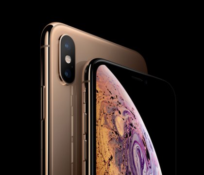 Легендарный iPhone XS официально признан винтажным устройством Компания Apple обновила список винтажных устройств. Теперь в него попал легендарный iPhone XS, смартфон, который был выпущен в далеком 2018 году. Он получал свежие версии iOS на протяжении семи лет. Однако в 2025-м до свежей операционной системы iOS 26 его обновлять уже не планируют. То же касается и более крупной модели iPhone XS Max. Входным билетом в мир актуальной iOS становится линейка iPhone 11. Читать далее