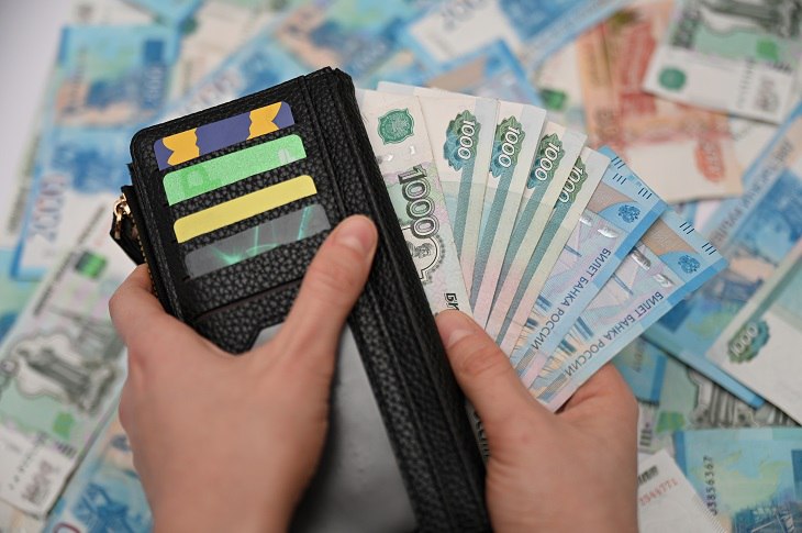 В Волгоградской области с 1 марта 2026 года изменятся предельные сроки оплаты за капитальный ремонт общего имущества в МКД Как сообщает ИА Высота 102 депутаты областной думы разрешили вносить плату до 15 числа месяца вместе с другими коммунальными платежами Изменения внесены в закон Об организации проведения капитального ремонта общего имущества в многоквартирных домах расположенных на территории Волгоградской области В облдуме пояснили что предельные сроки внесения взносов на капремонт в регионе скорректировали после того как были внесены поправки в Жилищный кодекс РФ позволяющие с 1 марта 2026 года платить за жилье и коммунальные услуги не до 10 числа как действует сейчас а до 15 го Мы в МАХ   max ru v102ru Подписывайтесь