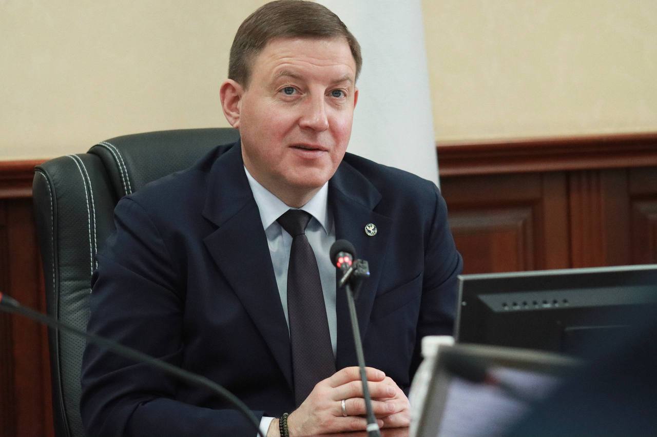 ТОЛК новости Барнаула Алтайского края и Республики Алтай from АЛТАЙ 04 Республика Алтай стала первопроходцем в стране по земельной амнистии сообщил Андрей Турчак в прямом эфире Глава региона напомнил что год назад в республике было зарегистрировано всего 164 средства размещения Сегодня их число выросло до 1100 Все они платят теперь налоги в бюджет нашей республики Поэтому первые результаты свидетельствуют о правильности выбранного подхода отметил Андрей Турчак Подписывайтесь на АЛТАЙ 04