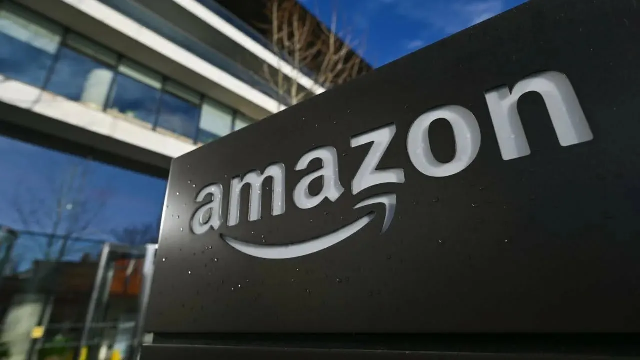 Компания Amazon com Inc договорилась о приобретении оператора спутниковой связи Globalstar Inc за сумму около 11 6 миллиардов долларов что позволит технологическому гиганту активизировать усилия по созданию собственной спутниковой инфраструктуры AMZN GSAT jkinvest news jkinvest