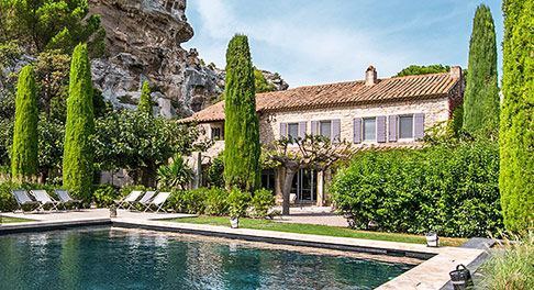 Во Франции полиция нашла королей медных кабелей Они воровали кабели на площадках телеком оператора Orange у подозреваемых по делу с начала его расследования изъяли активы на 4 5 млн включая поместье Гондревиль в департаменте Уаза сообщает Le Figaro banksta