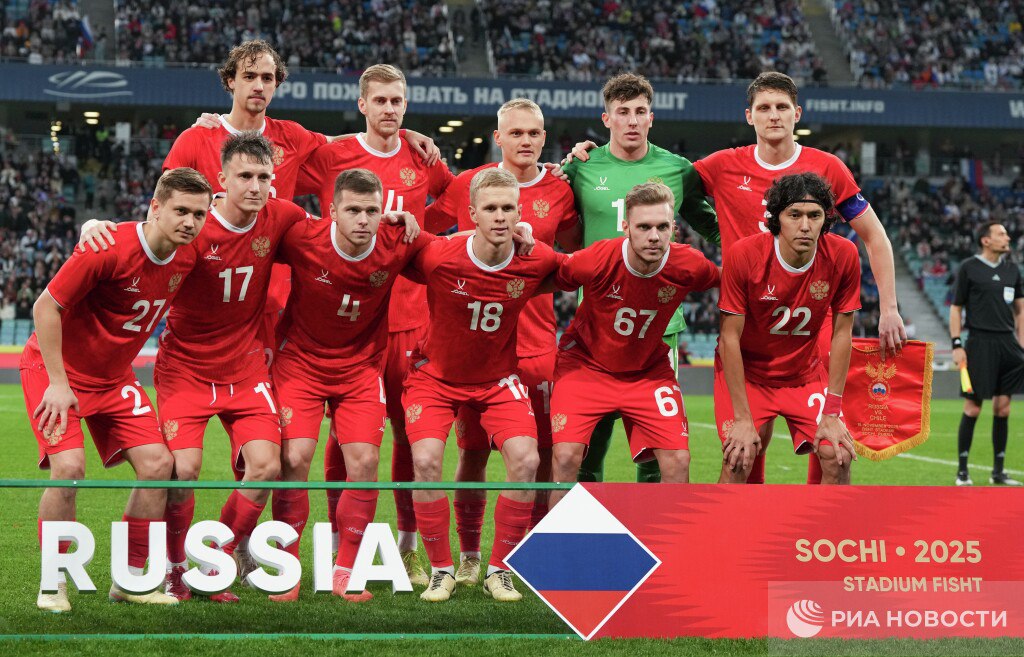 Сборная России завершила 2025 год на 33 м месте рейтинга ФИФА Международная федерация футбола в понедельник опубликовала заключительный рейтинг в этом году Команда Валерия Карпина сохранила за собой 33 е место Топ 10 по итогам года выглядит так 1 Испания 2 Аргентина 3 Франция 4 Англия 5 Бразилия 6 Португалия 7 Нидерланды 8 Бельгия 9 Германия 10 Хорватия Подписывайтесь на РИА Новости Спорт в MAX