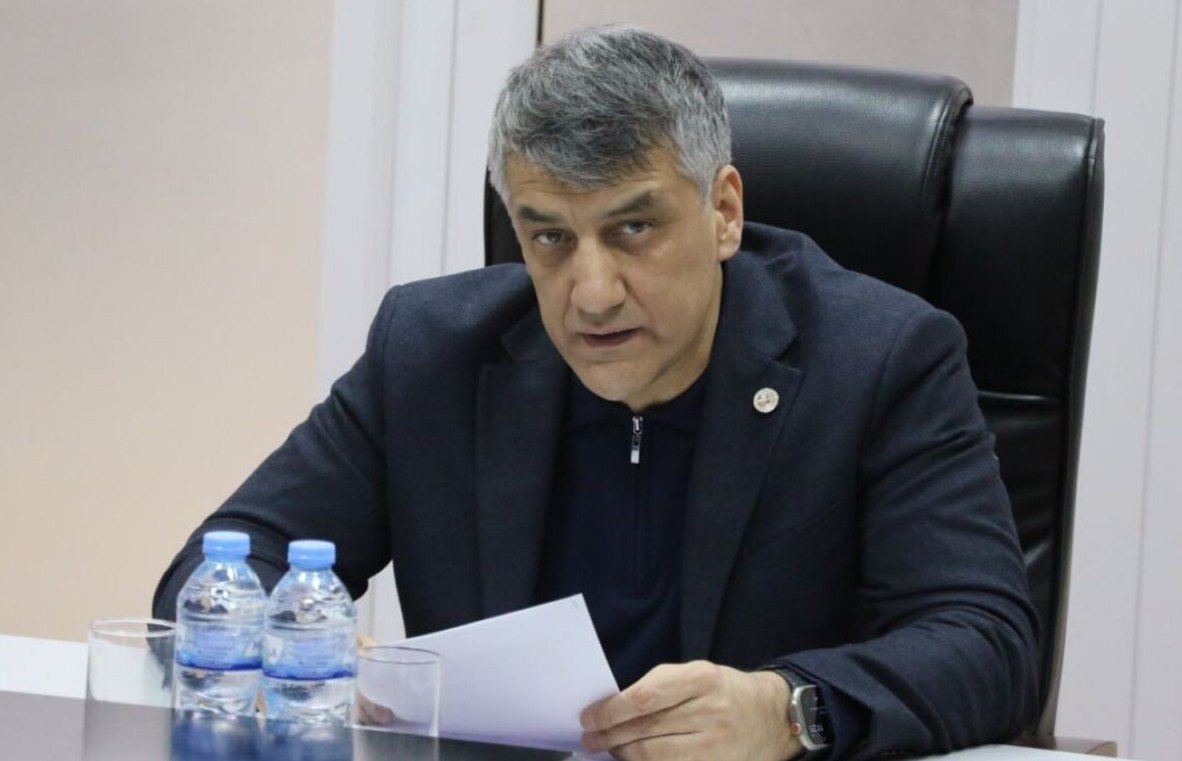 В Узбекистане могут ужесточить ответственность за продажу препаратов без рецепта Лидер партии Миллий тикланиш Алишер Кадыров заявил о подготовке соответствующего предложения repost uz reshenie doljen prinimat vrach Подписывайтесь на Repost