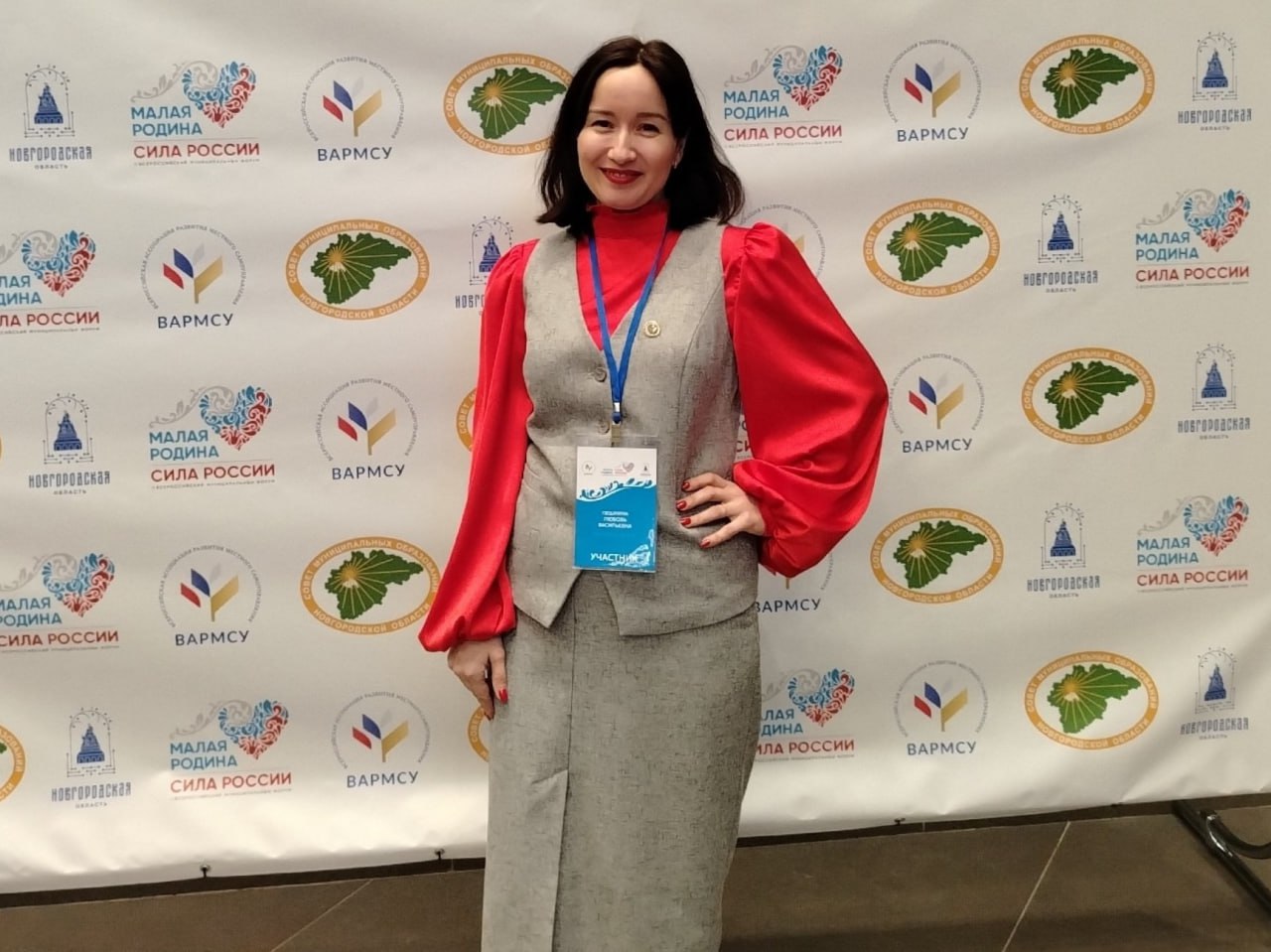 Кирово Чепецкий район возглавит Любовь Пешнина За нее сегодня единогласно проголосовали депутаты Кирово Чепецкой районной думы Как рассказали в министерстве внутренней политики Кировской области изначально в отборе принимали участие три кандидата из них два получивших наибольшее число баллов по итогам тестирования и собеседования были представлены парламентариям для голосования Любовь Васильевна Пешнина в настоящее время является главой Федяковского сельского поселения Кирово Чепецкого района В 2024 она году стала финалистом Всероссийской муниципальной премии Служение в рамках программы Лидерство и современные инструменты управления разработанной Высшей школой государственного управления Президентской академии Проект Любови Пешниной Велотур с главой стал единственным вошедшим от Кировской области в ТОП 100 муниципальных практик России Подписывайтесь на канал Кировской области в MAX