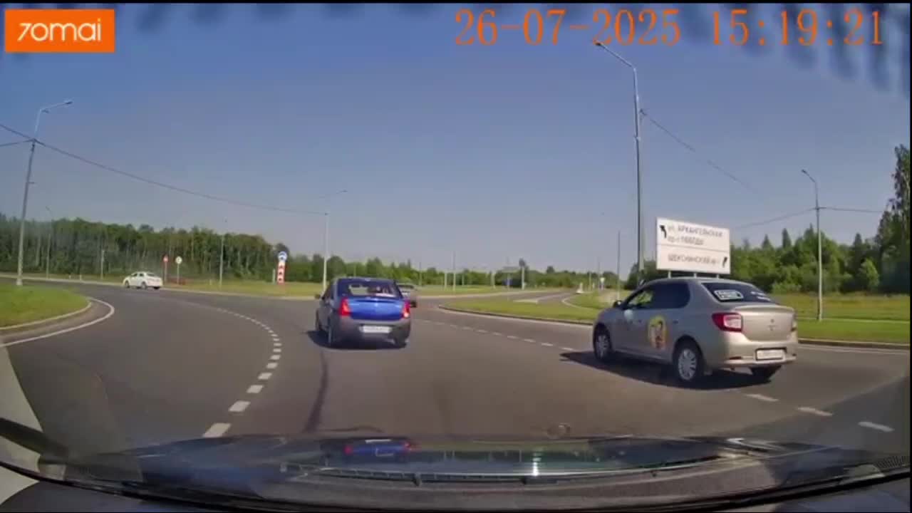 Два ДТП в Беларуси: переворот Renault и столкновение Opel