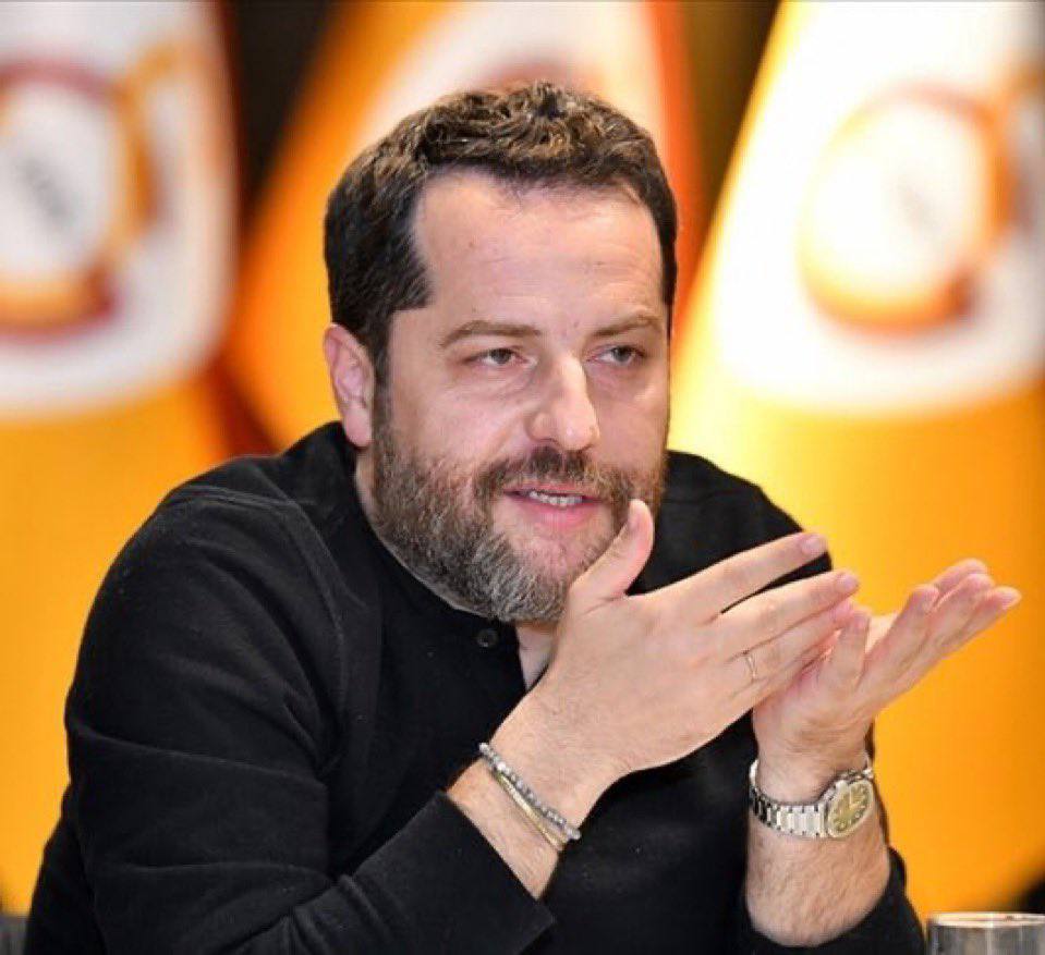 В рамках расследования договорных матчей в футболе были задержаны 29 человек в том числе бывший менеджер Галатасарая Эрден Тимур и 14 футболистов Было установлено что 14 футболистов находившихся под арестом делали ставки на то что соперничающая команда выиграет матч их собственной команды 6 человек сделавших ставки на матч Касымпаша Самсунспор были задержаны Первый тайм в котором Самсунспор не реализовал два пенальти завершился со счётом 1 0 в пользу Касымпаша Во втором тайме Самсунспор вышел победителем забив 4 гола