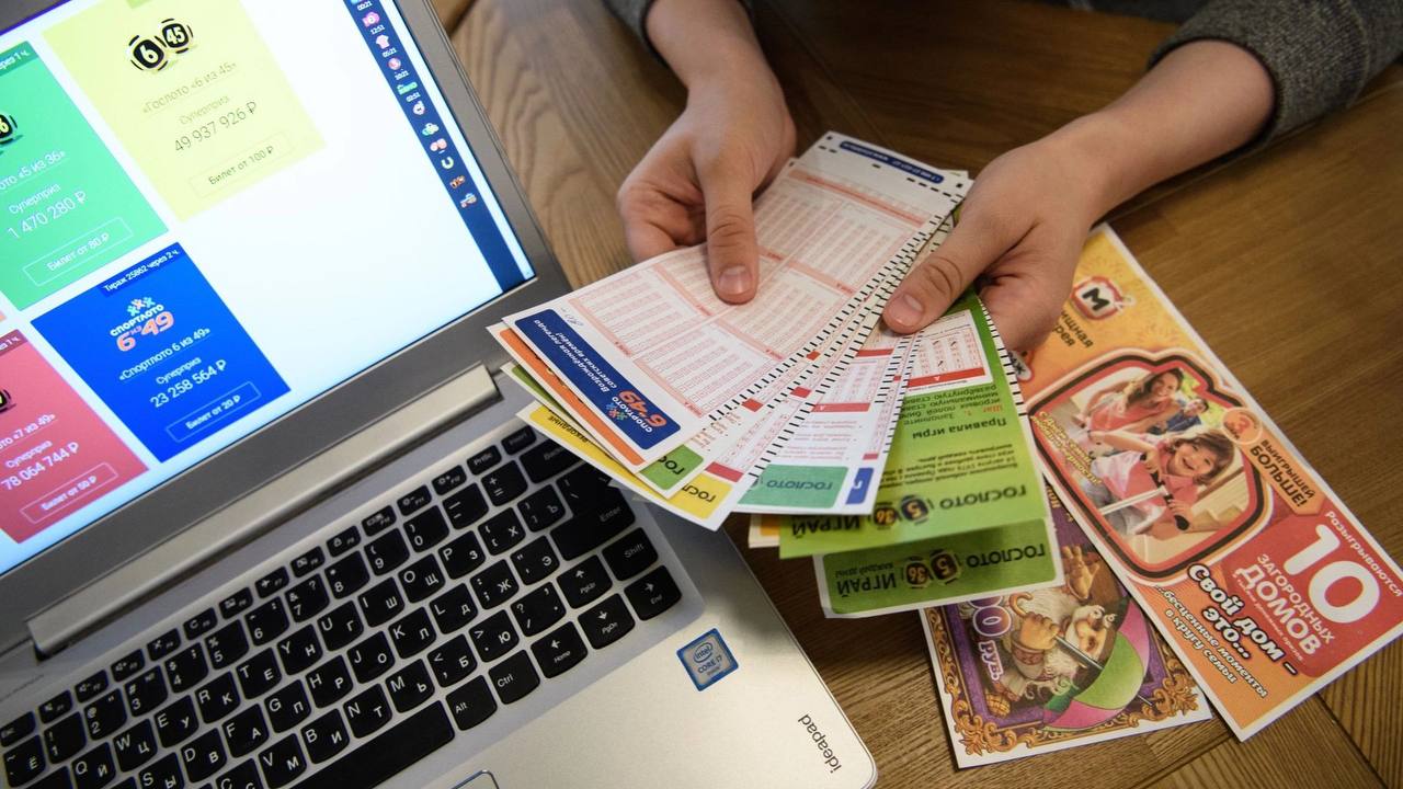 1108 новых лотерейных миллионеров появилось в России в 2025 это на 7 9 больше чем в прошлом году Крупнейшими выигрышами стали суммы в 1 млрд и в 307 млн А как вы относитесь к лотереям Часто пытаетесь испытать удачу Подписывайся на okoskol Прислать новость за вознаграждение