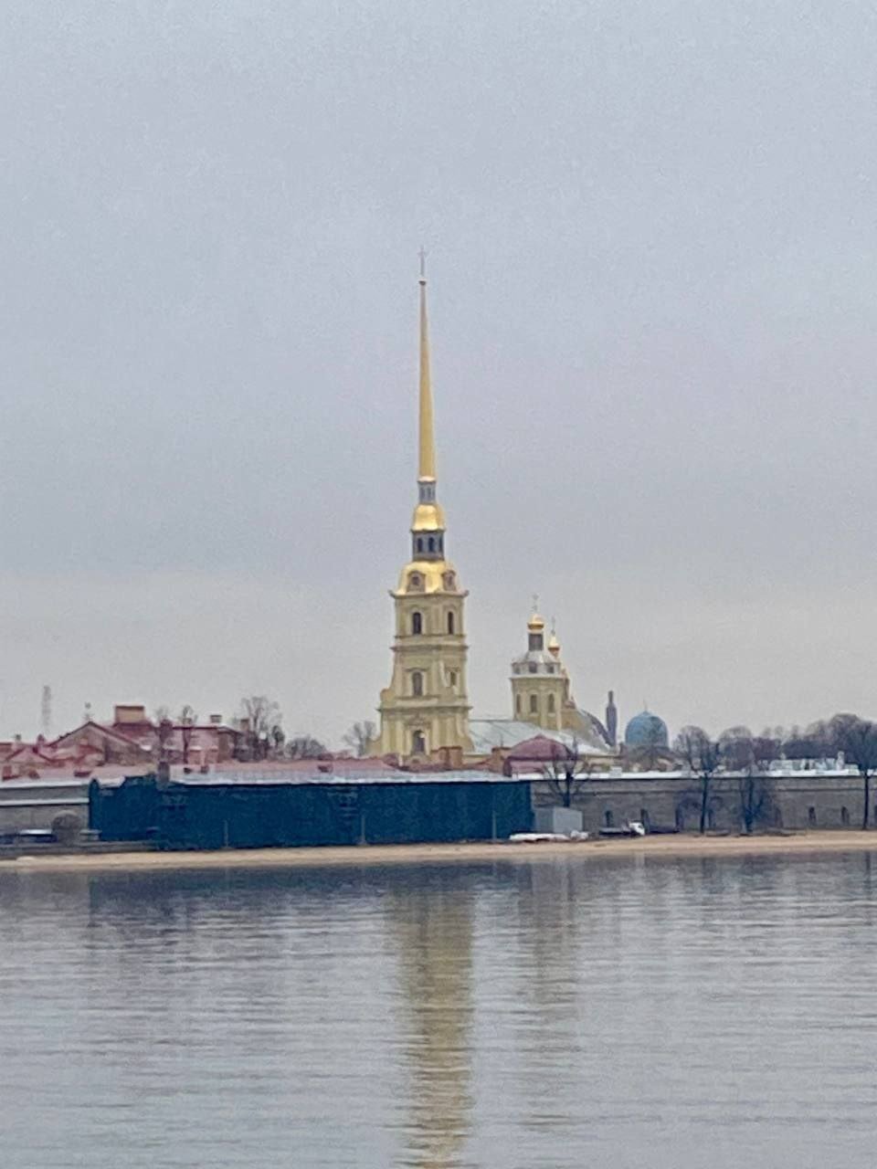 Самым востребованным общественным транспортом Северной Столицы в новогодние каникулы стал метрополитен, на втором месте – автобусы, замыкают тройку – трамваи и троллейбусы. Об этом сообщила пресс-служба Комитета по транспорту Петербурга. Всего за каникулы пассажиры совершили порядка 19 миллионов поездок.