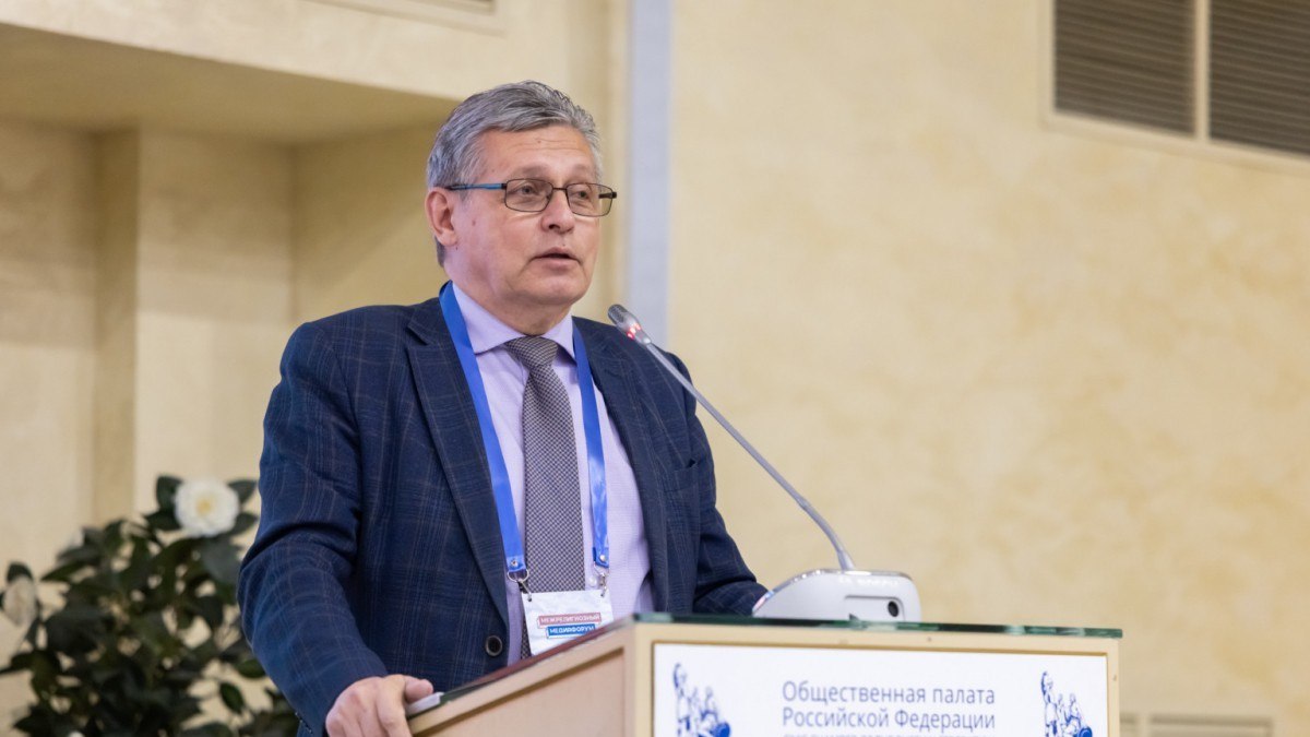 Рифат Сабитов Сбор данных о россиянах создает угрозу для суверенитета страны Председатель комиссии по развитию информационного сообщества СМИ и массовых коммуникаций Общественной палаты РФ заместитель генерального директора руководитель регионального департамента ВГТРК Рифат Сабитов пояснил почему бесконтрольный сбор данных о россиянах иностранными корпорациями представляет опасность для государственного суверенитета Используя эти массивы информации внешние игроки формируют прогнозы и отчеты исключительно в своих интересах для экономического давления манипулирования общественным мнением и недобросовестной конкуренции заявил Рифат Сабитов Общественная палата РФ ГТРК Самара MAX lВК lОК lСАЙТ