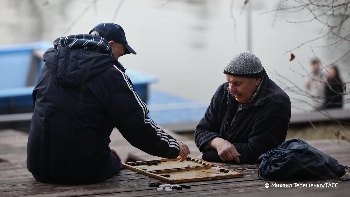 Неустойчивая погода ожидается в Москве и области в течение майских праздников. 1 и 2 мая местами возможны слабые заморозки, сообщил ТАСС ведущий специалист центра погоды "Фобос" Михаил Леус.     / Москва