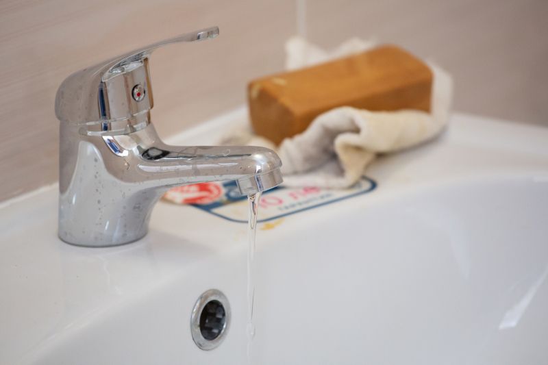 Прорыв водопровода в районе Московской улицы в Калуге устранен   kaluganews ru fn 1796770 html В Калуге ликвидировали прорыв водопровода который затопил улицу и изменил маршруты транспорта   Прислать новость Подписаться