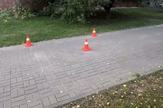 Уголовное дело возбудили по факту наезда электросамоката на годовалого малыша в Нижнем Новгороде ДТП случилось накануне на улице Краснодонцев. Мальчик 2024 г.р. получил травмы после того, как его сбил 40-летний мужчина, управлявший СИМ. Пострадавшего ребенка доставили в больницу. Как рассказали в СУ СК по региону, уголовное дело заведено по ст. 268 УК РФ нарушение правил, обеспечивающих безопасную работу транспорта . Доклад о ходе расследования будет представлен главе СКР Александру Бастрыкину. Прислать новость