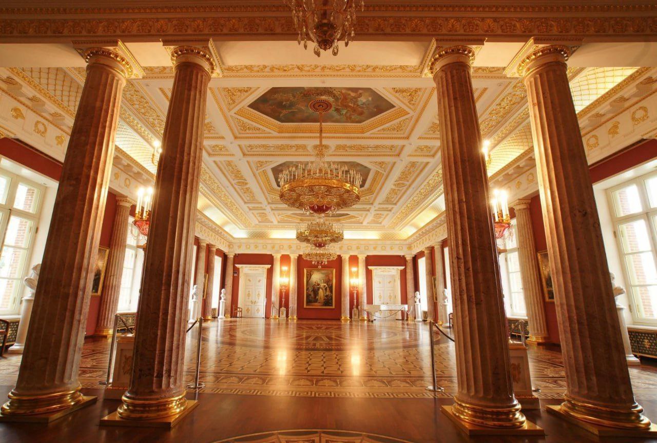 11 февраля день бесплатного посещения музея заповедника Царицыно Для гостей открыты все музейные пространства в основных корпусах дворцового комплекса Большой дворец Средний дворец Оперный дом Хлебный дом Третий Кавалерский и оранжерейный комплекс В них представлены крупные временные выставки и постоянные экспозиции музея Бесплатные билеты Подписаться Московская афиша