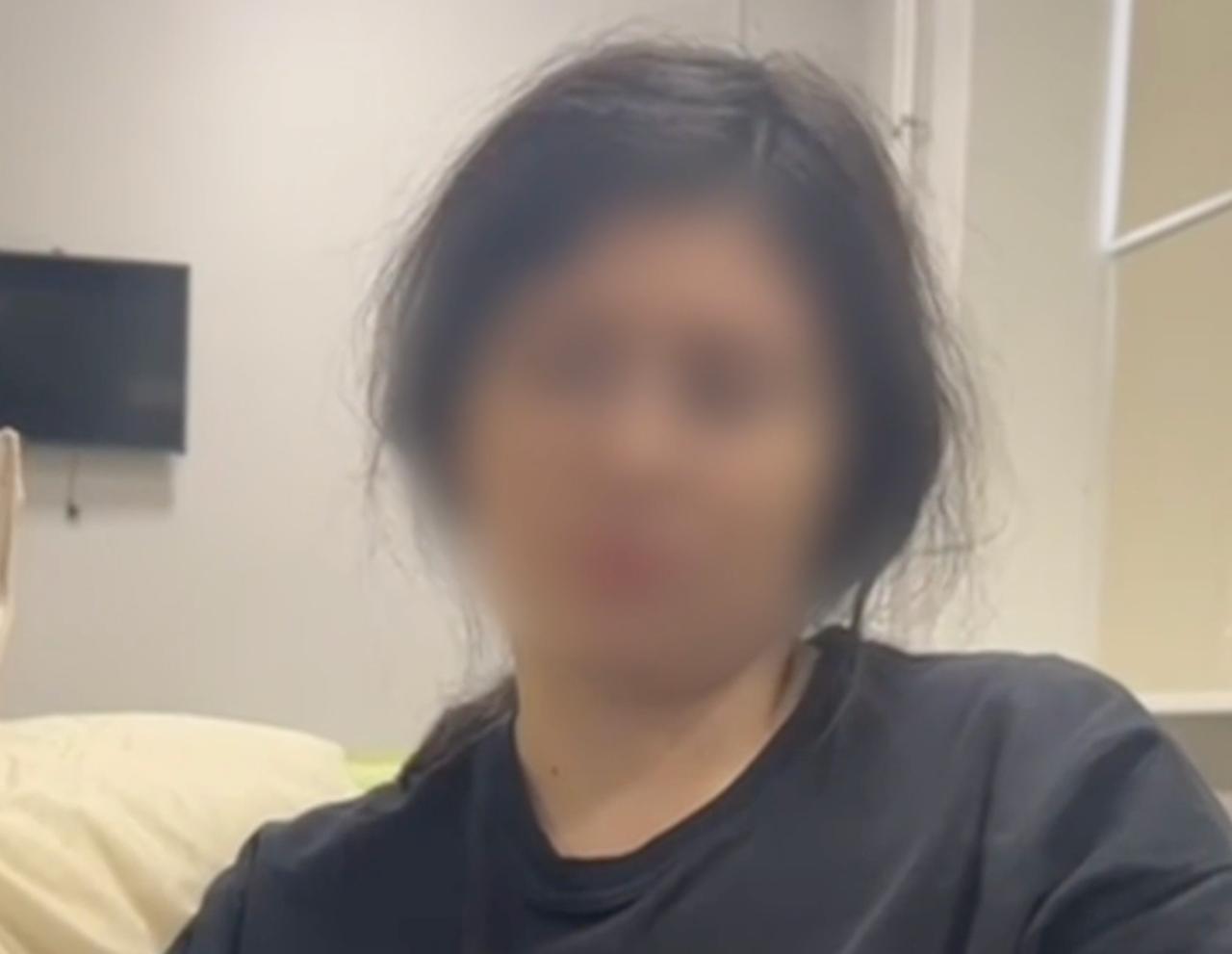 Петербургскую студентку обвинили в поджоге четырех вышек сотовой связи На 22 летнюю уроженку Пскова которая учится на пятом курсе в одном из вузов Петербурга завели уголовное дело по статье о диверсии Студентке грозит от 10 до 20 лет лишения свободы сейчас ей избирают меру пресечения Детали Задержанной вменяют поджог вышек сотовой связи на улицах Танкистов Межевой и Тосненской в Петербурге а также Понтонной в Колпине Девушка созналась в преступлениях На допросе она рассказала что поджигать вышки ее просили неизвестные которые угрожали ей уголовным преследованием якобы за денежные переводы украинским спецслужбам Контекст С начала войны поджоги инфраструктуры происходят регулярно по всей России В конце прошлого года число поджогов в Петербурге выросло причем обвиняемыми по делам о поджогах становились подростки студенты и пенсионеры ставшие жертвами мошенников По версии силовиков мошенники действуют из за рубежа За такие действия назначают большие сроки в феврале двух мужчин приговорили к восьми и десяти годам заключения за поджог вышки в Купчине а в апреле подростков Павла Хазова и Космоса Неволайнена к шести и девяти годам лишения свободы Фото Петербургская полиция Подписывайтесь на Бумагу и предлагайте новости