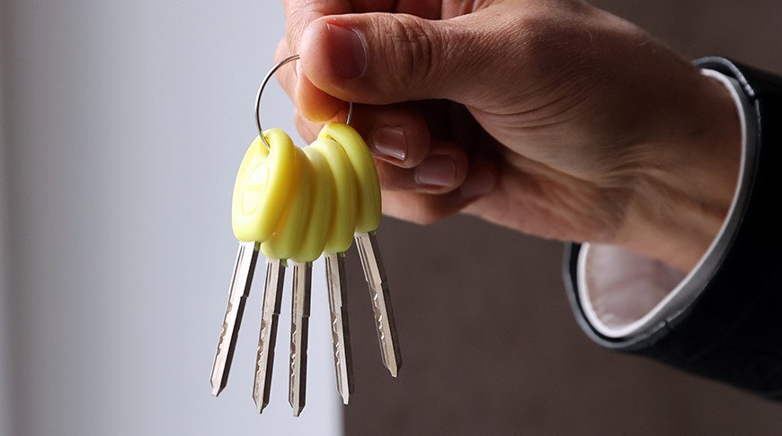 В Беларуси существенно сокращены сроки заселения в арендное жилье Сокращен срок размещения местными органами власти информации о наличии арендного жилья с семи дней до одного дня  Установлен срок обращения граждан для заключения договора найма арендного жилья до пяти рабочих дней Кроме того корректируются сроки получения застройщиком документов после ввода жилого дома в эксплуатацию определенных в положении о порядке обеспечения условий для заселения граждан в жилые помещения в завершенных строительством многоквартирных жилых домах Также сокращены сроки передачи застройщиком дольщику окончательного расчета стоимости объекта долевого строительства с 25 календарных дней до двух рабочих дней при финансировании за счет бюджетных средств и средств полученных от предоставления арендного жилья  Поддержать канал бустами Inst TikTok ВК OK FB