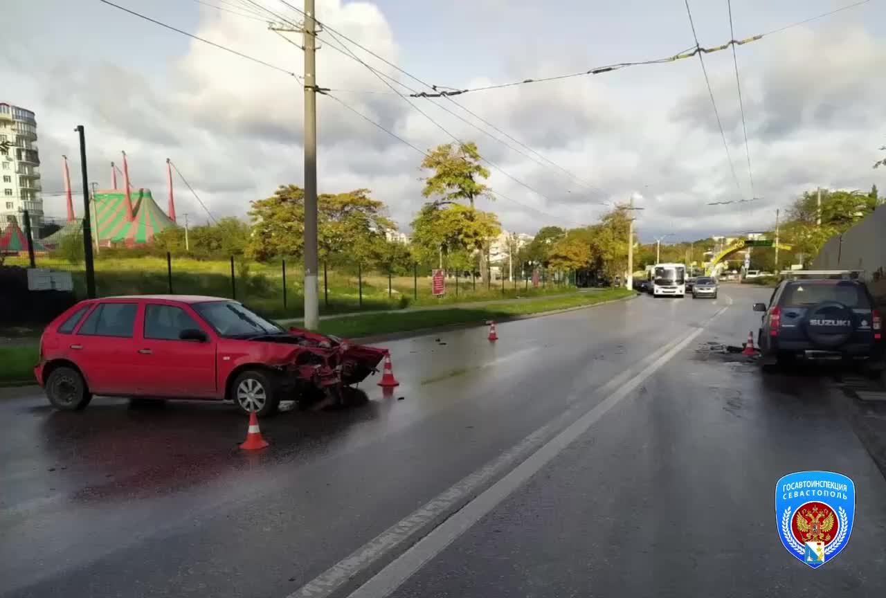 ДТП в Крыму: столкновение автомобилей затрудняет движение