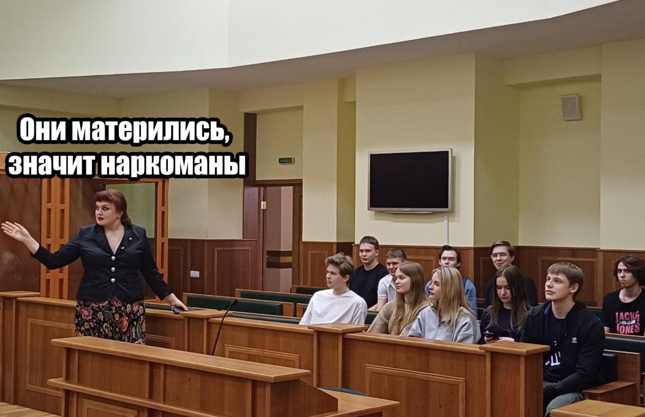 В РПЦ предложили приравнять мат к наркотикам Митрополит Евгений Алексей Кульберг считает что ответственность за ненормативную лексику должна быть такой же как за распространение наркотиков По его словам это необходимо для защиты общества от разрушительных явлений и сохранения русского языка   поддерживаю ох еть НЕ МОРГЕНШТЕРН