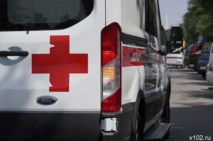 Под Волгоградом пьяная дама на CHANGAN сбила 15 летнего пешехода Происшествие случилось вечером 5 октября в рабочем поселке Иловля Авария произошла в 21 10 ч на улице 9 е Января Водитель управляя в состоянии алкогольного опьянения CHANGAN сбила 15 летнего пешехода который двигался по обочине дороги Мы в МАХ   max ru v102ru Подписывайтесь