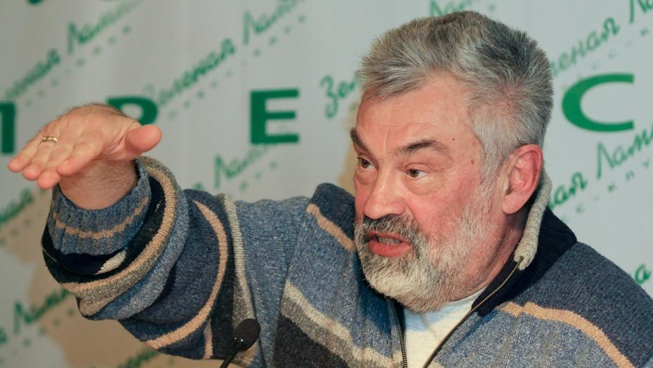 Ушёл из жизни Игорь Риммер человек который много значил для Петербурга Бывшего депутата ЗакСа Игоря Сергеевича Риммера не стало на 81 м году жизни О его смерти сегодня сообщил Дмитрий Грызлов назвав Риммера старшим товарищем и авторитетом В Петербурге его знали не только как депутата второго третьего и четвёртого созывов Он занимался городским хозяйством градостроительством связями с религиозными объединениями А ещё создал Общество социальной справедливости не на словах а на деле В конце 90 х начинал с муниципальной Малой Охты а позже стал одним из тех кто формировал городскую политику на годы вперёд Причина смерти не называется Соболезнования родным и близким Виктория Ламзина Trend Подписаться на ДП в Telegram MAX