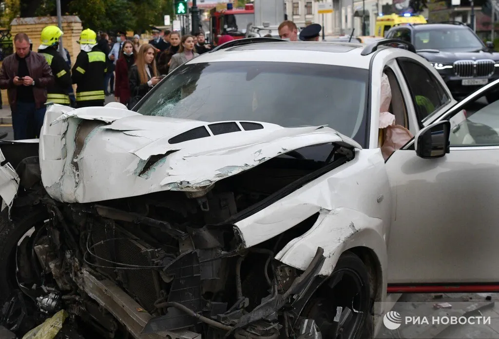 Россияне чаще всего гибли в ДТП в Туве Карачаево Черкесии и Еврейской автономной области По данным МВД средняя смертность в ДТП в I квартале 2026 года составляет 1 55 погибших на 100 тысяч населения однако в этих регионах она равна 4 72 3 62 и 3 46 погибших соответственно Реже всего умирали в авариях на Чукотке без смертей за этот период Москве 0 27 погибших на 100 тысяч и Петербурге 0 37 Подписаться на РИА Новости