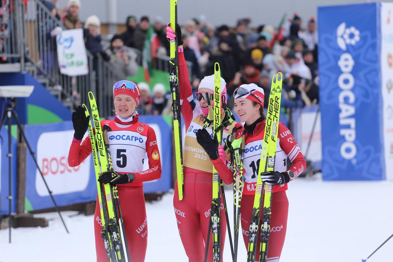 Появились первые медали сборной РТ на Чемпионате России по лыжам  Чемпионкой России по лыжным гонкам в скиатлоне стала Наталья Терентьева  10+10км   54:20.0 , а серебро взяла Дарья Непряева  54:24.8 .