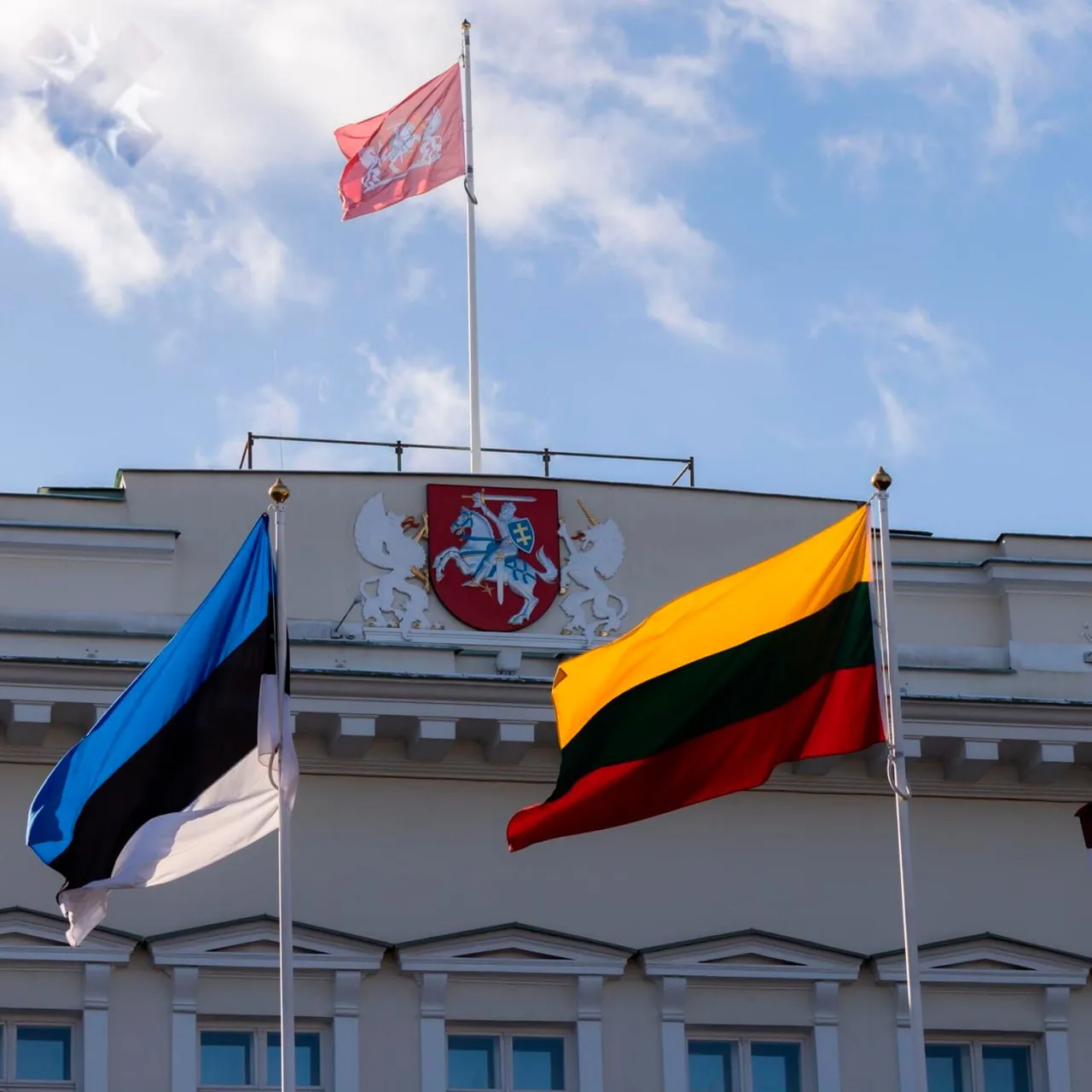 Россиян без биометрии не пустят в ряд стран Европы Литва Эстония Дания Мальта Чехия Исландия Норвегия и Франция перестали принимать российские загранпаспорта старого образца Во Франции есть исключения для детей до 15 лет и владельцев шенгенской визы до 1 июня 2025 года Финляндия введёт запрет с лета 2026 года шенген всё сложнее зато дача без визы НМШ
