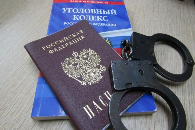 Фиктивная постановка на учет иностранного гражданина или лица без гражданства по месту пребывания в РФ является преступлением В ходе проверки участковым уполномоченным полиции установлено, что в апреле текущего года 43-летняя жительница Энгельсского района поставила на миграционный учет по месту своего жительства 51-летнего гражданина одной из стран СНГ. При этом она не имела намерения фактически предоставить жилое помещение для его пребывания. В отношении ранее не судимой женщины дознавателем возбуждено уголовное дело по признакам преступления, предусмотренного ст. 322.3 УК РФ. На время расследования подозреваемой избрана мера пресечения в виде подписки о невыезде. Напоминаем, что фиктивная постановка на учет иностранного гражданина или лица без гражданства по месту пребывания в Российской Федерации наказывается штрафом в размере до пятисот тысяч рублей, либо принудительными работами на срок до пяти лет, либо лишением свободы на срок до пяти лет.