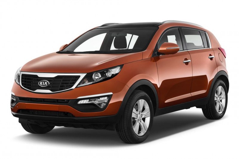 Kia отзывает в России 80 тысяч кроссоверов Sportage  Компания Киа Россия и СНГ – официальный представитель марки Kia нароссийском рынке – объявила об отзыве почти 80 тысяч кроссоверов Kia Sportage  Sle , реализованных в период с 2010 по 2015 год. Об этом сообщает Росстандарт:   – Отзыву подлежат 79 884 автомобилей Kia Sportage  Sle , реализованных в период с 2010 по 2015 год с VIN-кодами согласно приложению.Причина отзыва транспортных средств: необходимость замены мультипредохранителя блока HECU на автомобилях Sportage  SLe , произведенных на заводе Kia Slovakia- снижение номинала для лучшей защиты цепи.