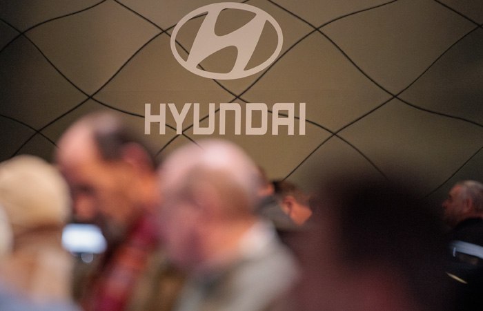 Hyundai отзывает в РФ 99,3 тыс. автомобилей из-за риска возгорания от замыкания в блоке ABS Под отзывную кампанию подпали автомобили Hyundai моделей Grandeur, Genesis Coupe, Grand Santa Fe, Veloster, i40, Solaris, SantaFe, реализованные в 2010-2025 гг. На всех отзываемых автомобилях планируется выполнить бесплатную замену мультипредохранителя. Фото: ЕРА/ТАСС