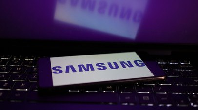 Специалист Голицына: новые Samsung могут быть не совместимы с рынком России   Руководитель отдела телефонии розничной сети МТС Наталья Голицына заявила, что покупатели новых смартфонов Samsung на маркетплейсах и сером рынке рискуют столкнуться с целым рядом проблем, связанных с тем, что устройства привезли в Россию из Индии.  Читать далее