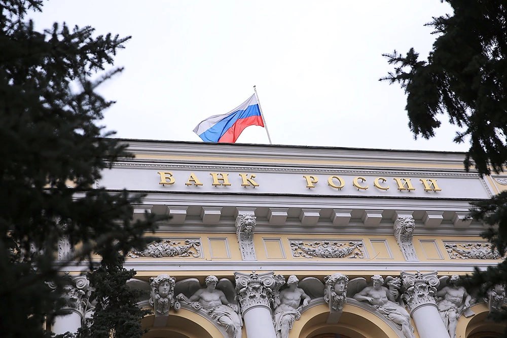 Международные резервы России за неделю выросли до 695,5 млрд долларов, сообщили в ЦБ.  Международные резервы - это высоколиквидные зарубежные активы российского кабмина и Центробанка, ни включают в себя деньги в инвалюте, специальные права заимствования, резервные позиции в МВФ и монетарное золото.