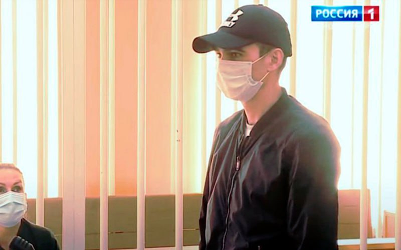 Виновного в гибели новосибирского журналиста освободили от принудительных работ Первомайский районный суд Новосибирска освободил от принудительных работ Никиту Лазькова признанного виновным в гибели известного в регионе тележурналиста Антона Лучанского Об этом сообщила пресс служба Управления Судебного департамента по региону Суд удовлетворил ходатайство Лазькова Потерпевшая в заседании не присутствовала направила в суд возражения где заявила что желает чтобы осуждённый отбыл срок полностью говорится в сообщении Лазьков выплатил компенсацию морального вреда супруге погибшего журналиста в полном объёме В 2020 году Лазькова признали виновным в том что он на Mercedes Benz Е200 сбил Антона Лучанского выходившего из трамвая на остановке Мужчину признали виновным в нарушении ПДД в состоянии опьянения повлекшем смерть пункт а ч 4 ст 264 УК и приговорили к 6 5 годам колонии общего режима Летом 2024 года Первомайский райсуд удовлетворил ходатайство Лазькова о замене оставшегося срока в колонии на обязательные работы Подписаться Прислать новость Помочь бустами