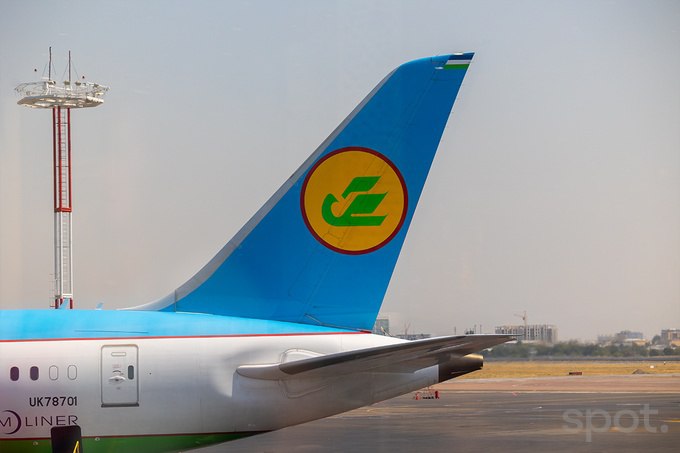 В Узбекистане планируется перевозить авиатранспортом 24 млн пассажиров в год Президент подписал указ о развитии сферы гражданской авиации до 2030 года К этому времени планируется увеличить совокупный авиапарк до 180 самолетов и наладить выполнение до 200 тыс перелетов ежегодно С 2026 года отменяется выделение бюджетных денег на поддержание работы Узавиации Кроме того отменяется направление 20 чистой прибыли центра Узаэронавигация в фонд при агентстве   www spot uz ru 2025 10 28 aviation decree Telegram Instagram YouTube