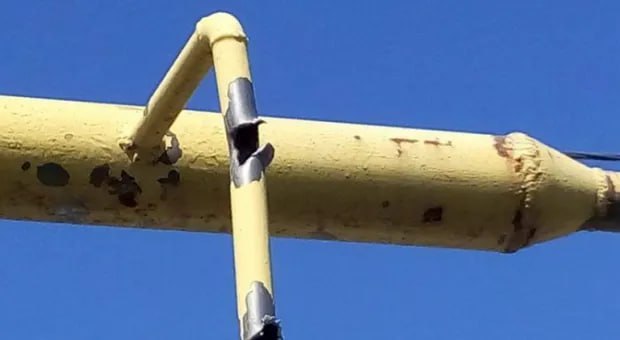 Газоснабжение населенных пунктов в прифронтовой зоне ЛНР восстановлено на 73% Об этом ТАСС сообщили в региональном министерстве топлива, энергетики и угольной промышленности. ⏺По городскому округу город Северодонецк из 224 км распределительных газопроводов восстановлено 205 км, что соответствует 91%, завершены восстановительные работы в пгт. Метелкино, ведутся работы по восстановлению в пгт. Вороново. ⏺По городскому округу город Первомайск из 178 км распределительных газопроводов восстановлено 72 км, что соответствует 40%, завершены восстановительные работы в г. Горское, г. Золотое, пгт. Тошковка, пгт. Нижнее. ⏺Работы по восстановлению распределительных газовых сетей в г. Попасная, пгт. Камышеваха и пгт. Врубовка будут производиться по мере восстановления объектов капитального строительства в данных населенных пунктах. ⏺По городскому округу Лисичанск из 555 км распределительных газопроводов восстановлено 520 км, что соответствует 94%, завершены восстановительные работы в г. Новодружеск, г. Приволье, пгт. Малорязанцево, пгт. Мирная Долина, с. Подлесное. ⏺В городе Рубежное из 166 км газовых сетей восстановлено 133 км, что соответствует 80%. ⏺В Кременском муниципальном округе из 328 км распределительных газопроводов восстановлено 134 км, что соответствует 41%, завершены восстановительные работы в г. Кременная, с. Новоникольск, с. Новая Краснянка. Работы по восстановлению распределительных газовых сетей в п. Краснореченск, с. Песчаное, с. Бараниковка и с. Новоалександровка будут производиться после предоставления саперами доступа для обследования газовых сетей в вышеуказанных населенных пунктах.