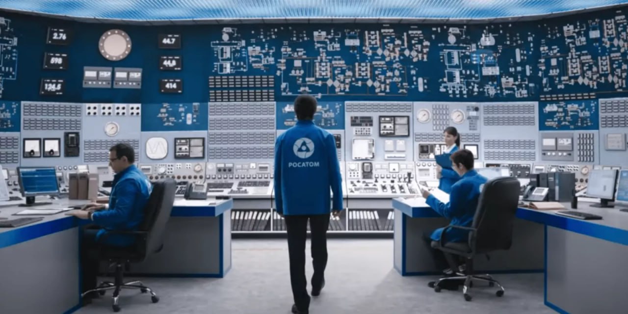 Росатом хочет стать наукокорпорацией Госкорпорация "Росатом" ставит целью занять не менее 20% мирового рынка подготовки специалистов в области атомной энергетики и смежных технологий к 2030 году. Соответствующее заявление сделал глава "Росатома" Алексей Лихачев в ходе III Международного молодежного ядерного форума "Обнинск New". "Росатом рассматривает ядерное образование как часть нашего экспортного предложения странам-партнерам. Естественно, такие масштабные проекты также включают в себя подготовку специалистов для атомной отрасли в этих странах", – сказал он. По его словам, этой цели получится достичь в том числе за счет реализация проекта "Обнинск тех", первого в мире атомграда. На его база формируется Международный научно-образовательный центр атомных и смежных технологий "Обнинск тех". В учебном заведении будут готовить специалистов по ключевым направлениям: технологии замкнутого ядерного топливного цикла, реакторы IV поколения, ядерная медицина, аддитивные технологии и промышленный дизайн.