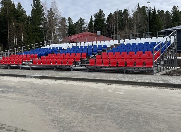 В Нижневартовске в начале декабря планируется открытие зимнего спортивного сезона в биатлонном центре, расположенном на территории комплекса "Радуга". Все требования, касающиеся забора и контрольно-пропускного пункта, выполнены, и ожидается приезд комиссии для получения разрешения на эксплуатацию.  "Тренировки лыжников и биатлонистов уже начались. Мы готовимся к открытию сезона 8 декабря. Программа мероприятия разрабатывается, комиссия по приемке стрельбища начнет работу в конце месяца", - отметила Юлия Савельева, заместитель директора департамента по социальной политике.