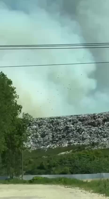 Пожар на мусорном полигоне «Экоплант» в Тосно охватил 1200 квадратных метров