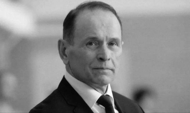 В возрасте 68 лет умер преподаватель РГПУ им А И Герцена и заслуженный мастер спорта СССР Александр Дитятин сообщила пресс служба педагогического университета Дитятин трехкратный олимпийский чемпион заслуженный мастер спорта СССР и семикратный чемпион мира В 1983 году он завершил свои спортивные выступления и занялся тренерской деятельностью С 2002 года Александр Дитятин заведовал кафедрой гимнастики и фитнес технологий Герценовского университета