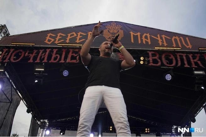 Фестиваль «Берег Маугли» снова отменили. Причиной стали требования Министерства региональной безопасности. «Мы боролись и верили, что найдем возможность провести фестиваль в традиционном формате, но по соображениям мер нашей с вами безопасности, к нашему большому сожалению, это не представляется возможным», — написали организаторы. Вместо этого в Арзамасе на стадионе «Знамя» пройдет концерт групп, планировавших участие в «Береге Маугли». А фестиваль предварительно перенесли на следующий год. Это уже второй случай отмены фестиваля в Павловском районе. «Русскую Тосканию» также отменили по требованию Министерства региональной безопасности. Запрет связан с угрозой атаки БПЛА. Подпишись Предложи новость